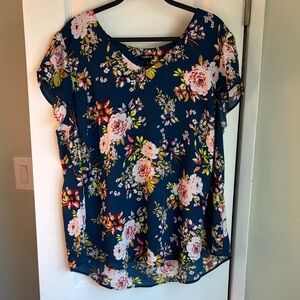Torrid‎ Blouse Top Sz 2 2X 18-20 Navy Floral Pink & Yellow Accents Flowy